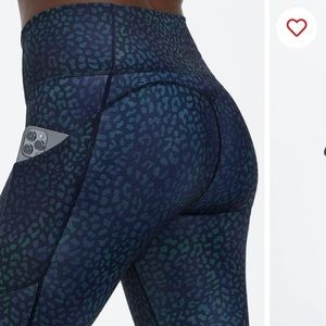 Oasis PureLuxe High-Waisted 7/8 Legging - FABLETICS - heatmap leopard